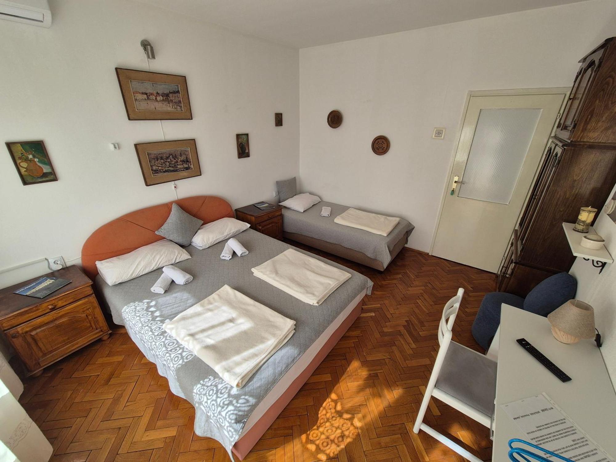 Prenociste Chardak Hotel Tuzla Kültér fotó