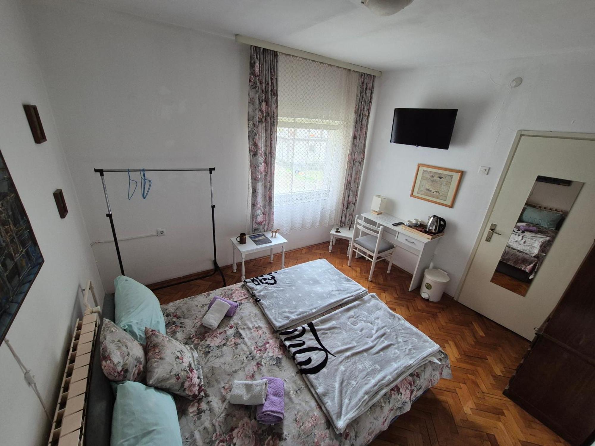 Prenociste Chardak Hotel Tuzla Kültér fotó